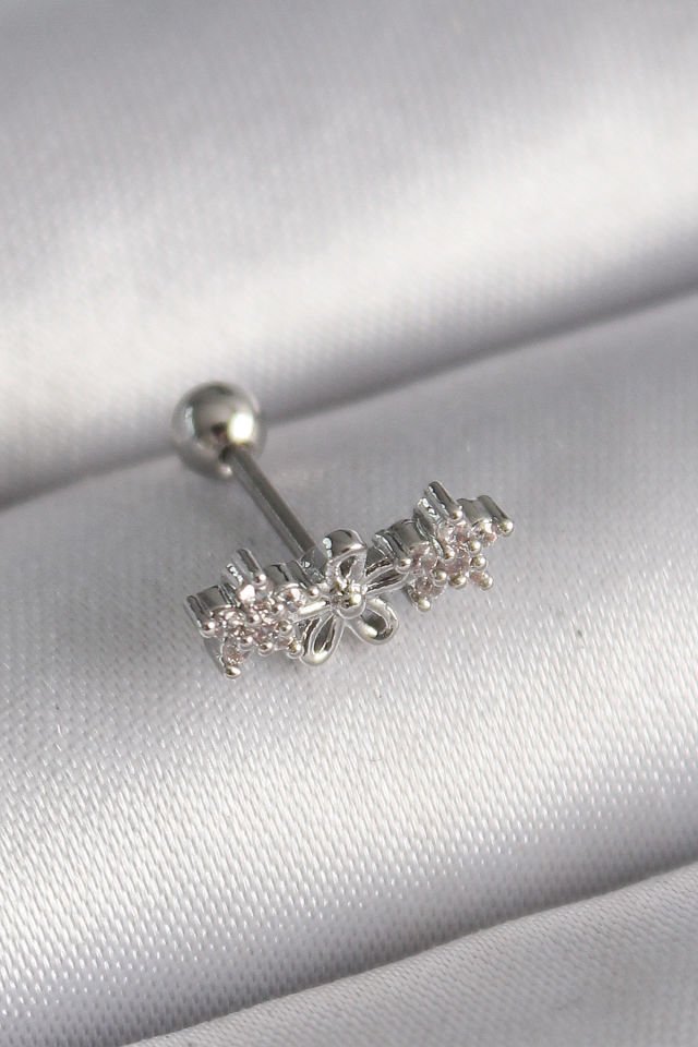 Gümüş Zirkon Taşlı Çiçek Tragus Piercing - 316L Çelik