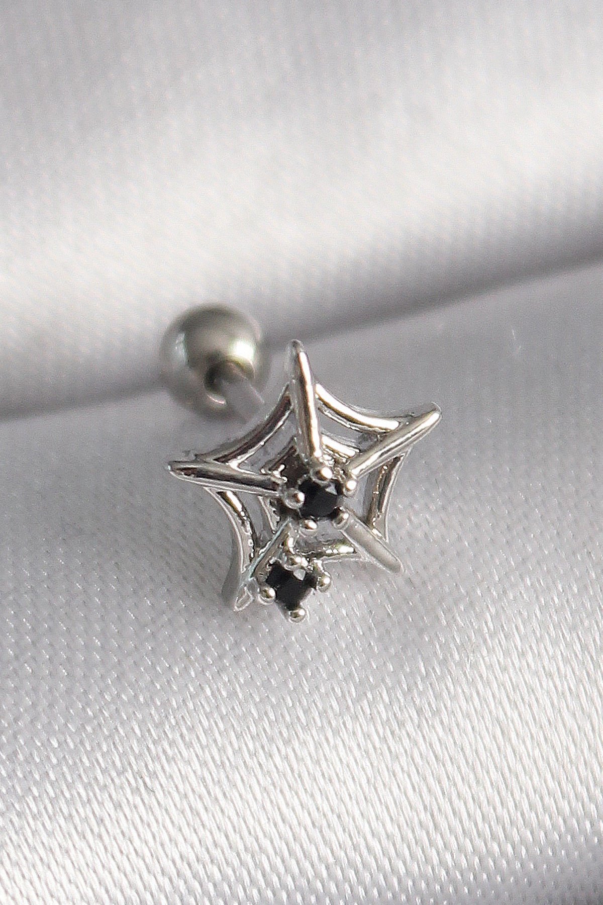 Gümüş Siyah Zirkon Örümcek Ağ  Tragus Piercing - 316L Çelik