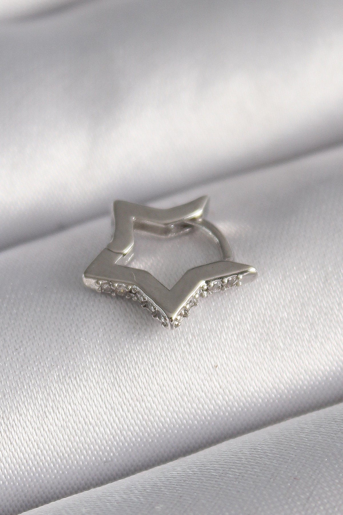Gümüş Zirkon Taşlı Yıldız  Tragus Piercing - 316L Çelik