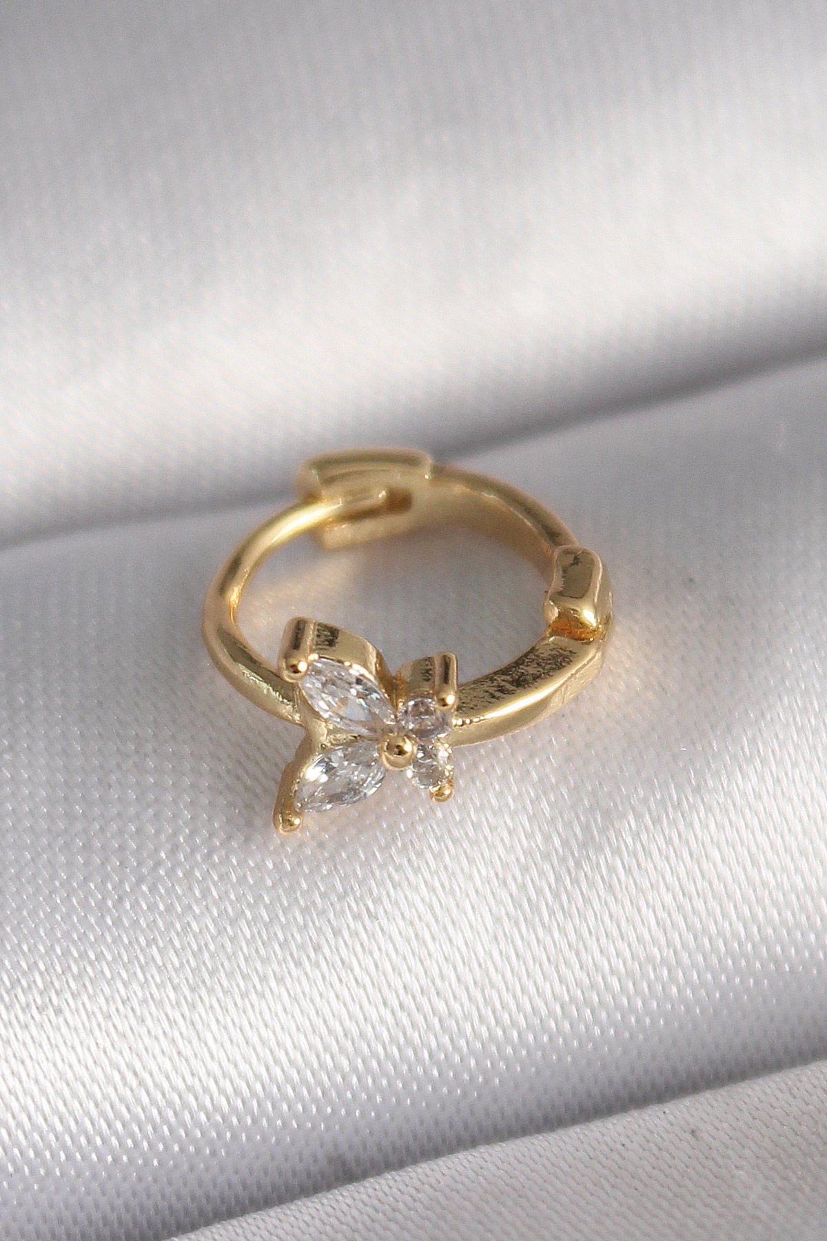 Gold Zirkon Taşlı Kelebek Tragus Piercing - 316L Çelik