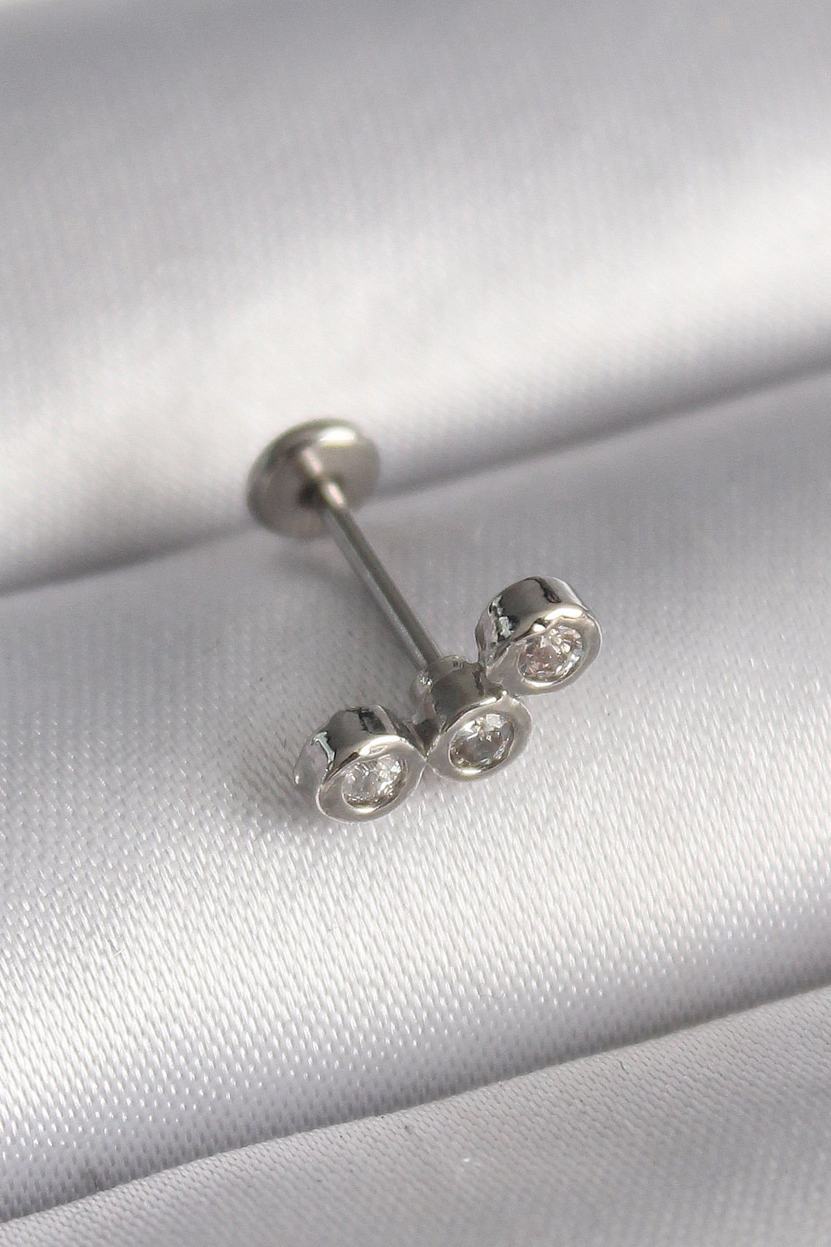 Gümüş Zirkon Taşlı Tragus Piercing - 316L Çelik