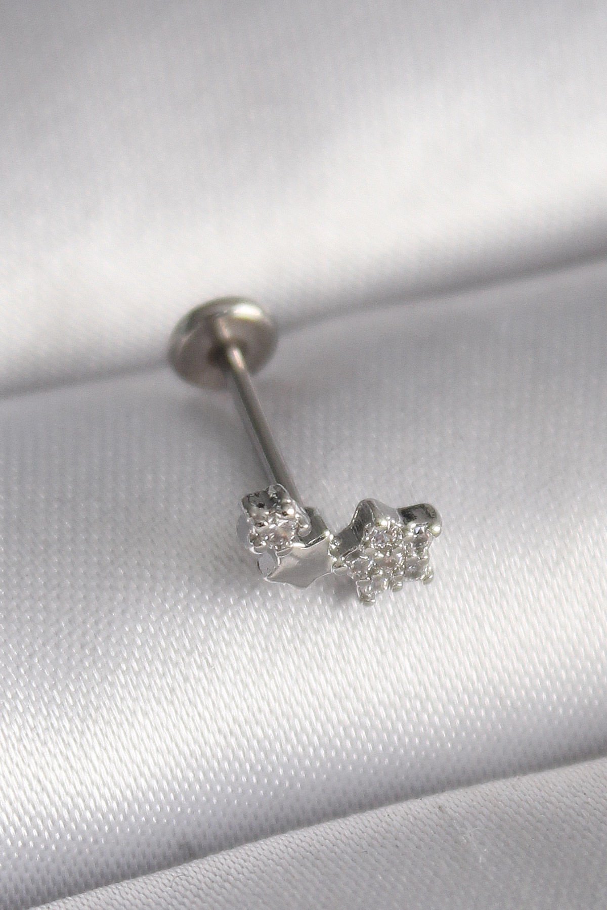 Gümüş Zirkon Taşlı Yıldız  Tragus Piercing - 316L Çelik