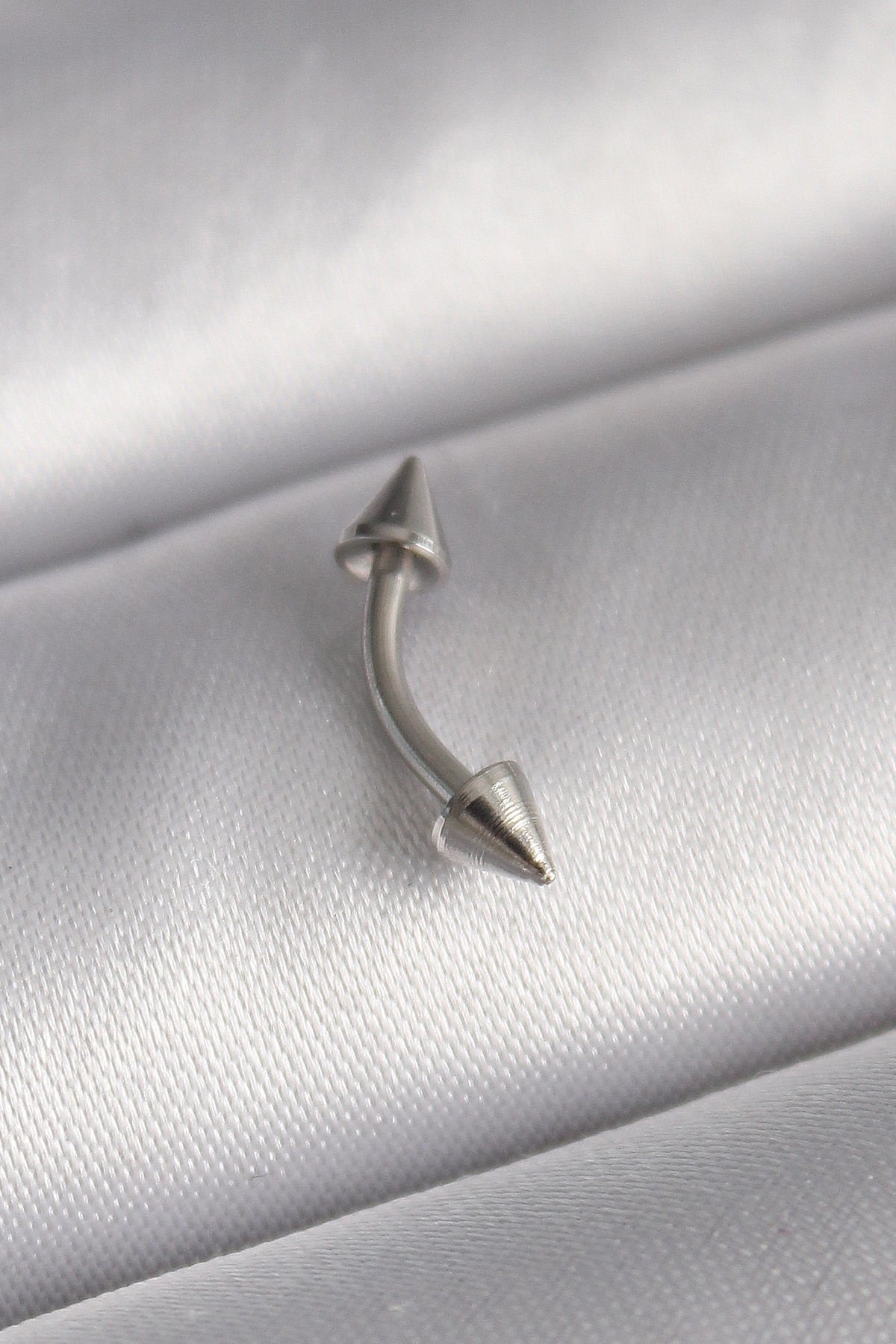 316L Çelik Gümüş  Çivi Model Piercing