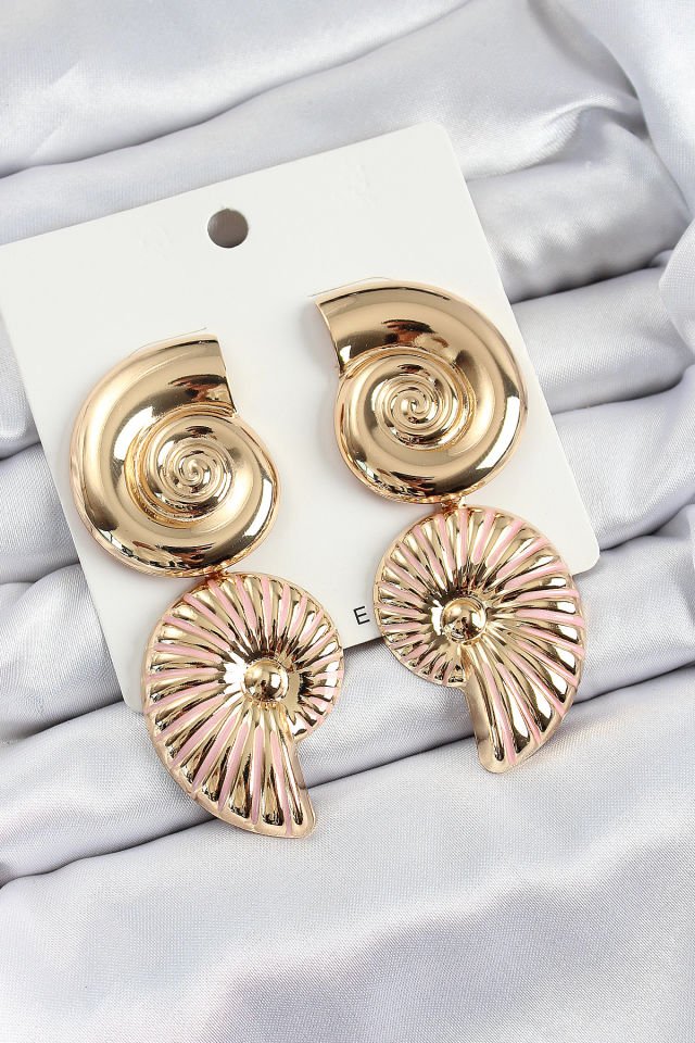 Pirinç Sarmal Sallantılı Deniz Kabuğu Vintage Model Gold Renk Küpe