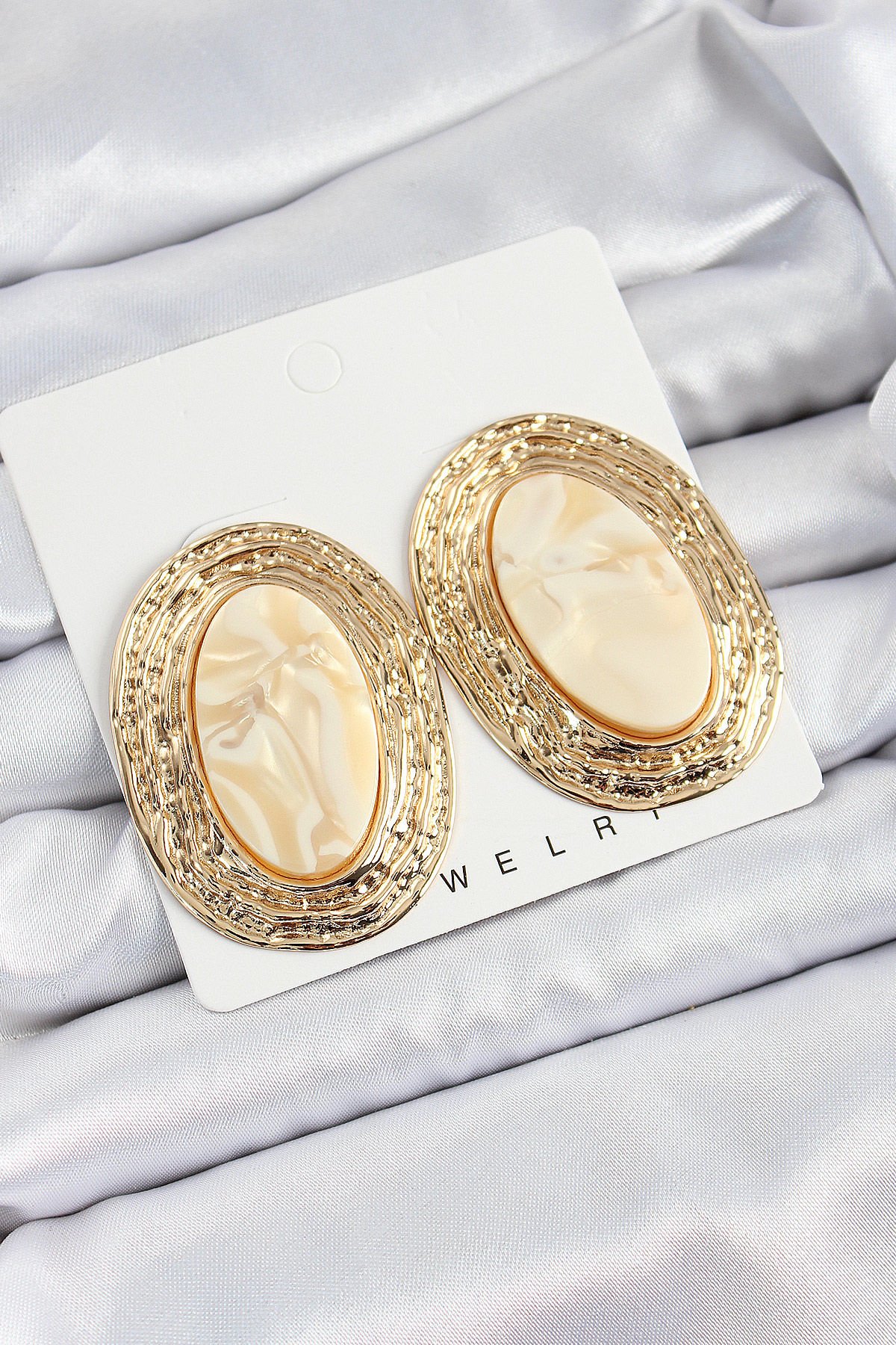 Pirinç Mermer Desenlli Bej Sedef Oval Vintage Model Gold Renk Kadın Küpe