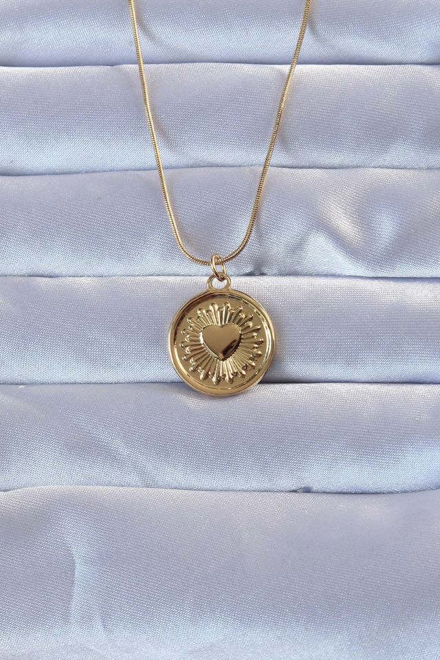 Kadın Altın Güneş Kolye – Oval Vintage Tasarımlı 316L Çelik