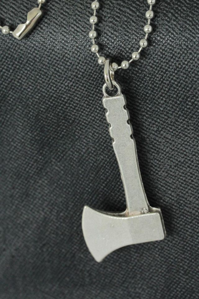 Balta Tasarımlı Metal Erkek Kolye