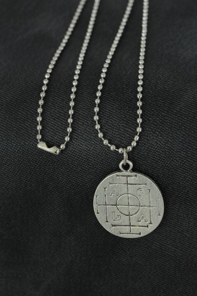 Madalyon Figürlü Metal Erkek Kolye