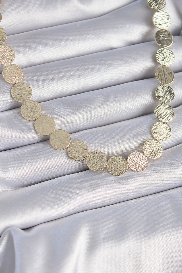 Kadın Gold Daire Kolye – Minimal Plaka Model Pirinç Tasarım