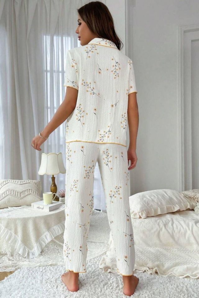 Bella Notte Beyaz Bahar Papatya Desenli Cep Detaylı Pijama Takımı 7019