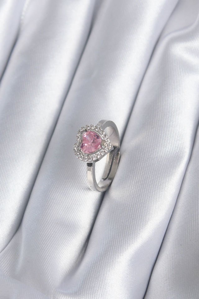 Pirinç Gümüş Renk Pembe Zirkon Taşlı Charm Model Kadın Yüzük