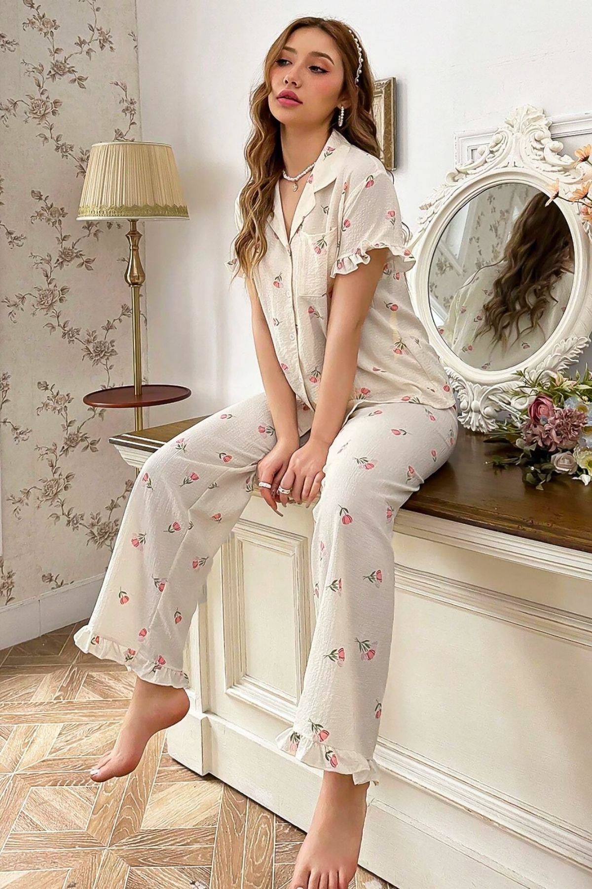 Bella Notte Ekru Çiçek Desenli Yakalı Pijama Takımı 7036