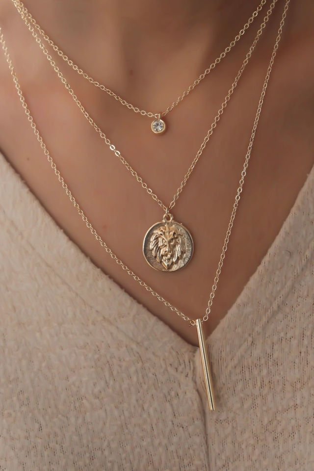 Gold Renk Aslan Figür Zirkon Taş Detay 3'lü Kadın Kolye