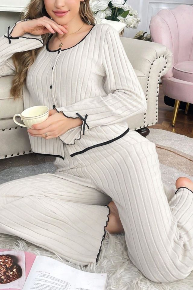 Bella Notte Bej Düğmeli Fiyonk Detaylı Kare Yaka Pijama Takımı 7137