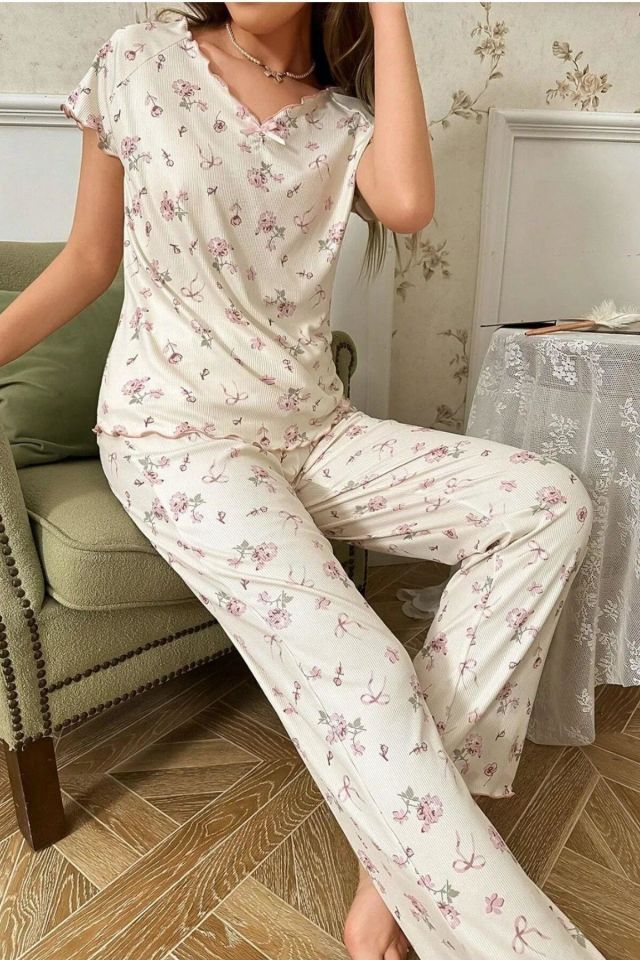 Bella Notte Bahar Esintisi  Pamuklu  Çiçek Desenli  Kısa Kolu Pijama Takımı 7139