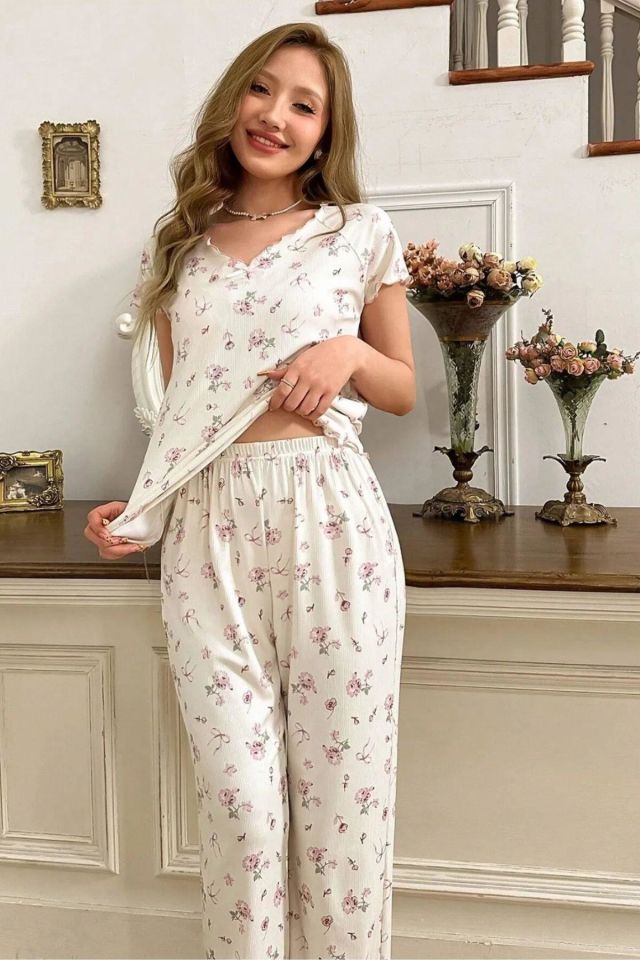 Bella Notte Bahar Esintisi  Pamuklu  Çiçek Desenli  Kısa Kolu Pijama Takımı 7139