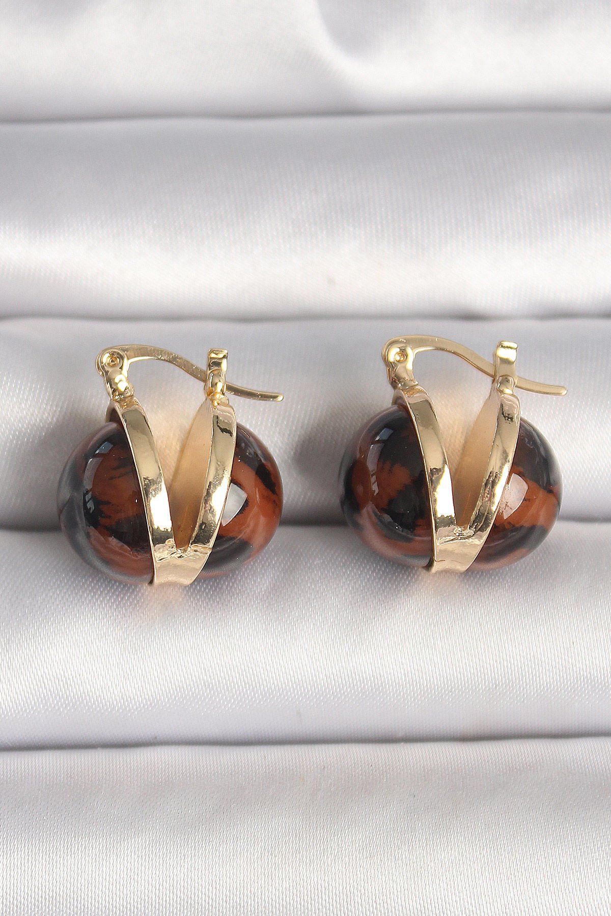 Pirinç Gold Renk Leopar Desen 3D Daire Model Kadın Küpe