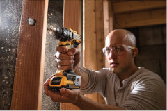 DEWALT 18V 2Ah Kömürsüz Çift Akülü Şarjlı Profesyonel Vidalama