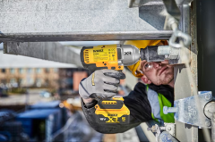 DEWALT 18V 5Ah Çift Akülü Somun Sıkma 1/2