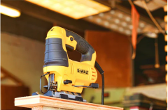 DEWALT 650W DEKUPAJ TESTERE
