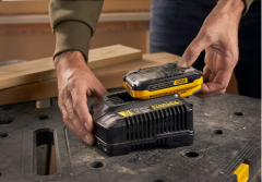 STANLEY 18V V20 LITHIUM 4A ŞARJ CİHAZI