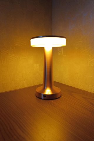 Cata Oslo Şarjlı Dim Edilebilir Masa Lambası CT-8435 Tek Anahtarla 3 Renk Yanma Modlu