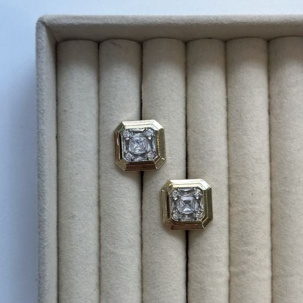 Gold Plaka Kare Taşlı Küpe