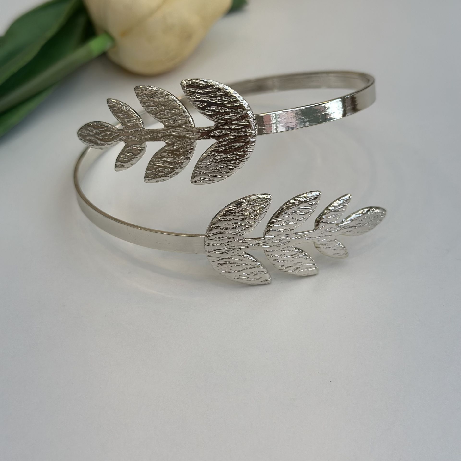Yaprak Model Silver Pazuluk