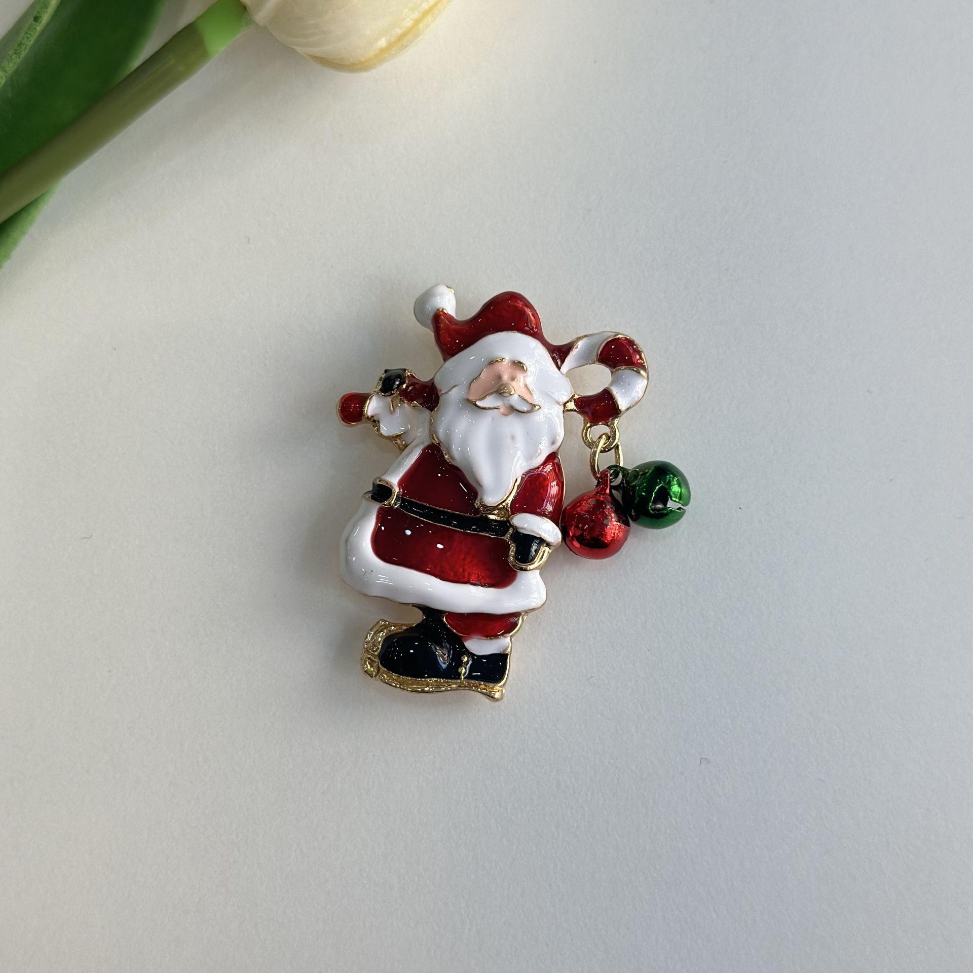 Çan Sesli Renkli Topçuklu Noel Baba Broşu