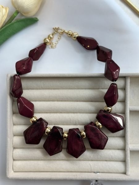 Bordo Gold Topçuk Detaylı Asimetrik Model Kolye