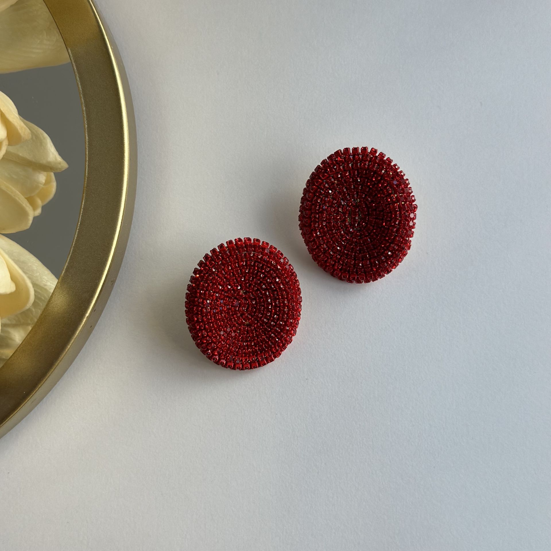 Kırmızı Taşlı Oval Küpe