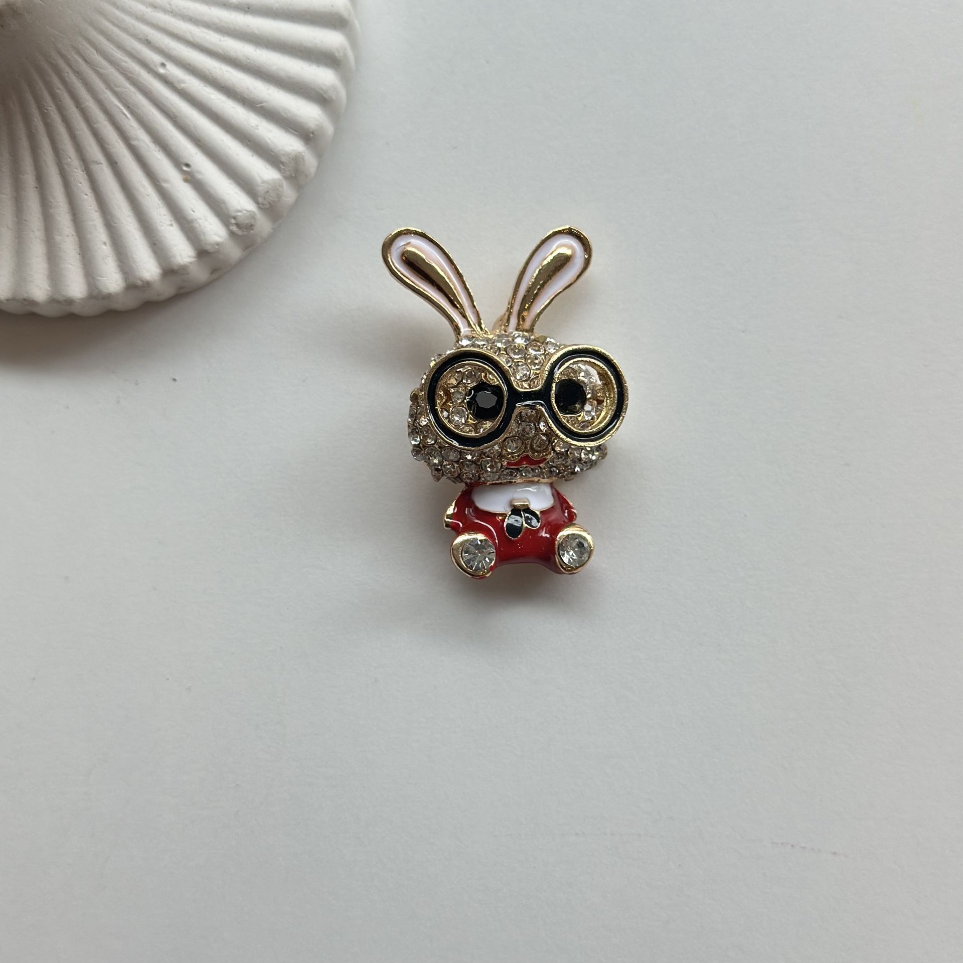 Gözlüklü Taş Detaylı Tavşan Broş