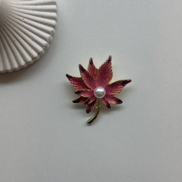 İnci Detaylı Pembe Çiçek Broş