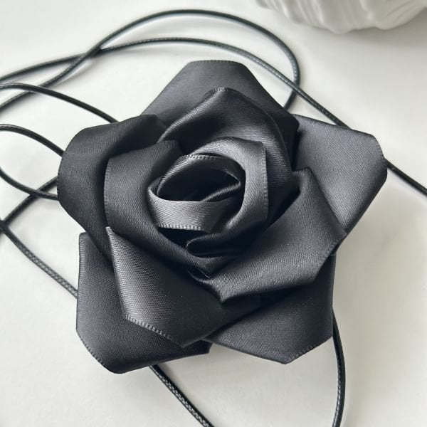 Çiçek choker kolye