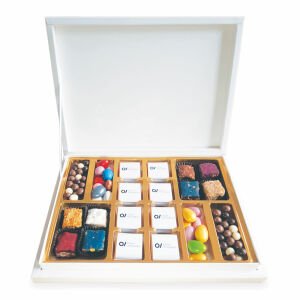 Büyük Karton Kutuda Logolu Çikolata, Draje ve Spesiyal Lokum