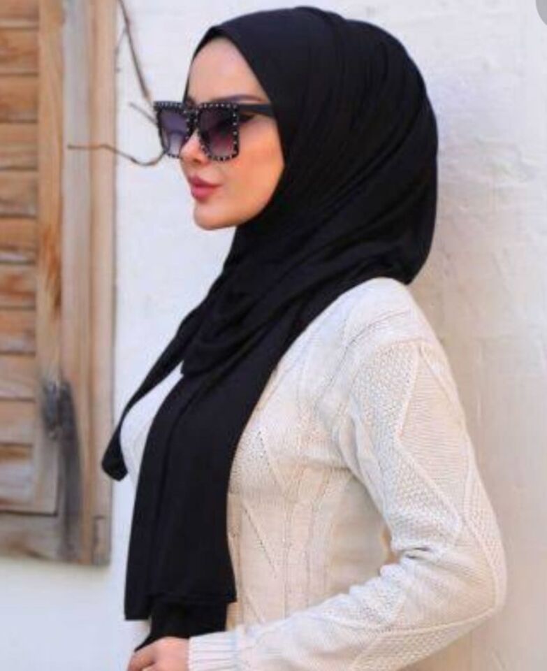 Tesettür Paketi 12 PARÇA ( Penye Şal,Topuz Tokası ,Dikişli Bone, Fırfırlı Bone ,Eşarp iğnesi ,Klips . Fırfırlı toka )