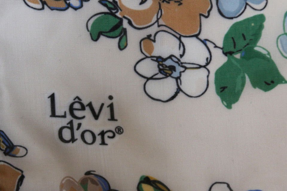 Alcanavm LeviDor Krem Çiçek Desenli Eşarp
