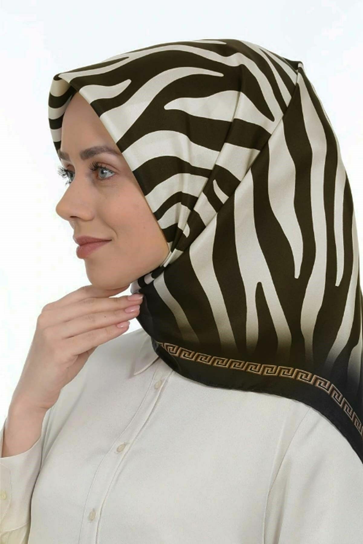 Yeni Sezon Zebra Desen Trend Polyester 90x90 Twill (TİVİL) Eşarp Modeli Tesettür Nağme Ldt14