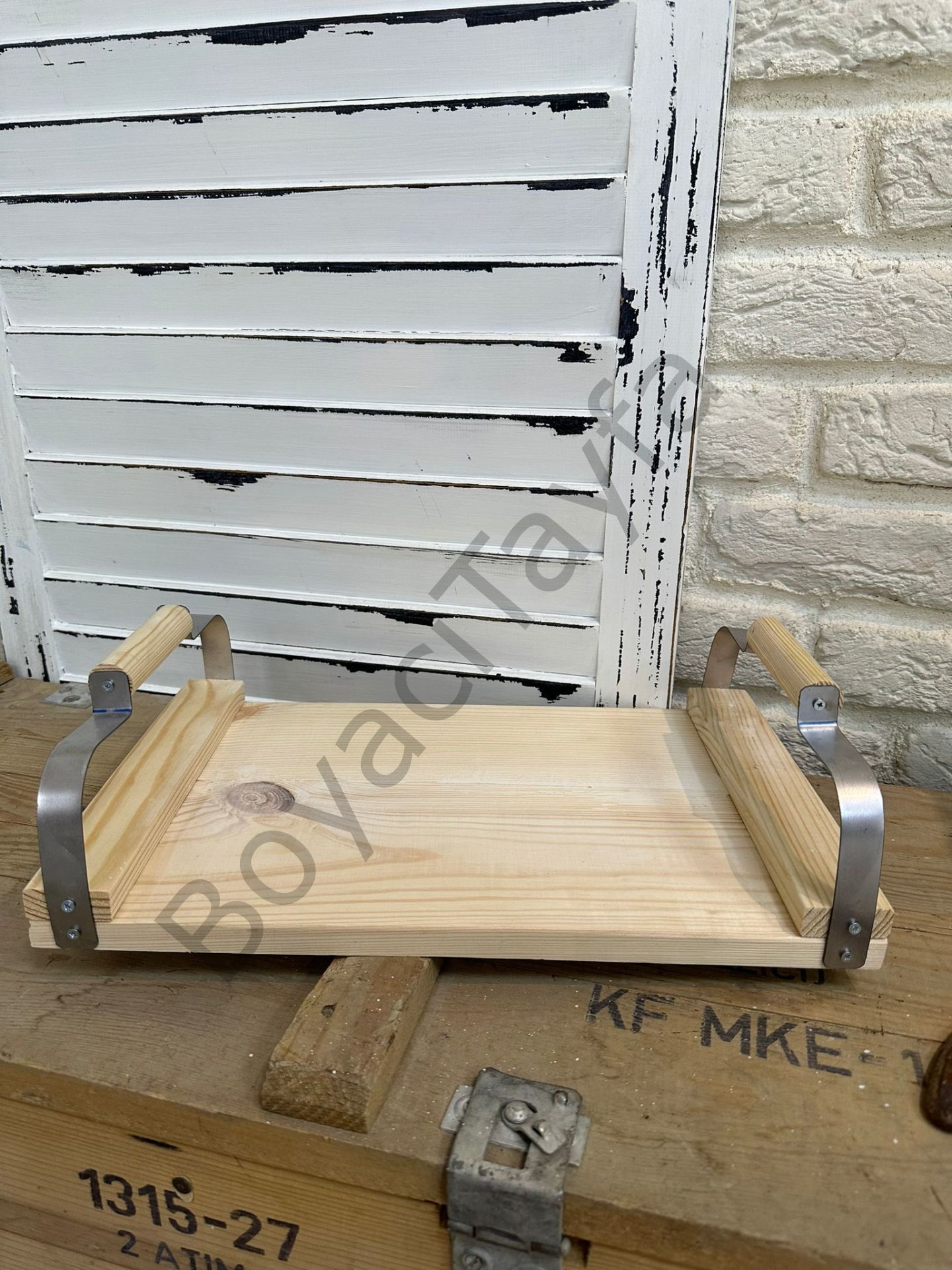 Metal Saplı Masif Tepsi