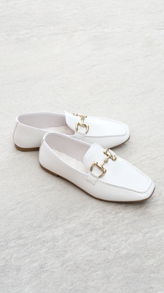 Thesa Kadın Tokalı Beyaz Parlak Loafer