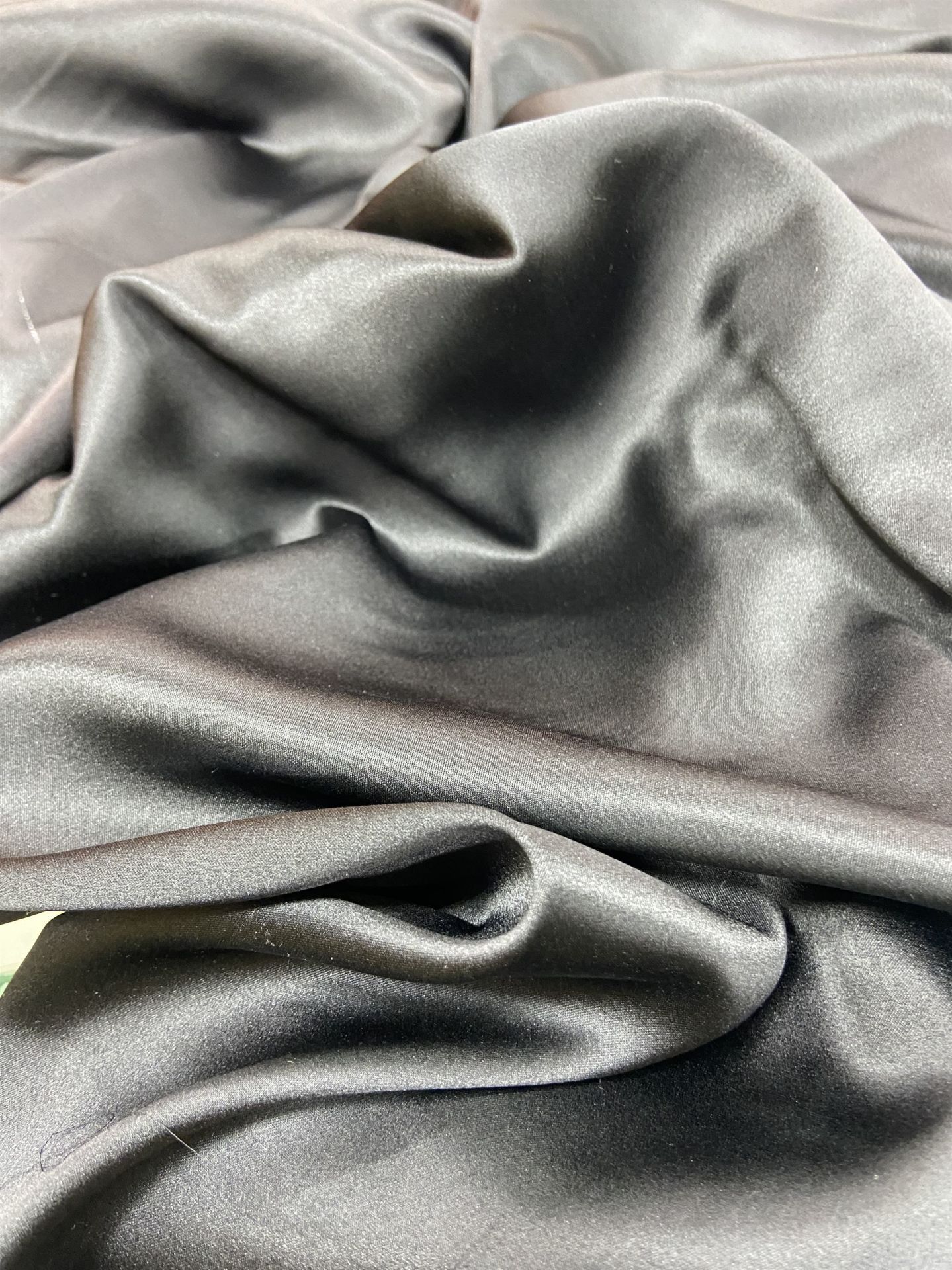 70 Gr İpek Likralı Saten 1 Metre Siyah Kumaş (col-30)