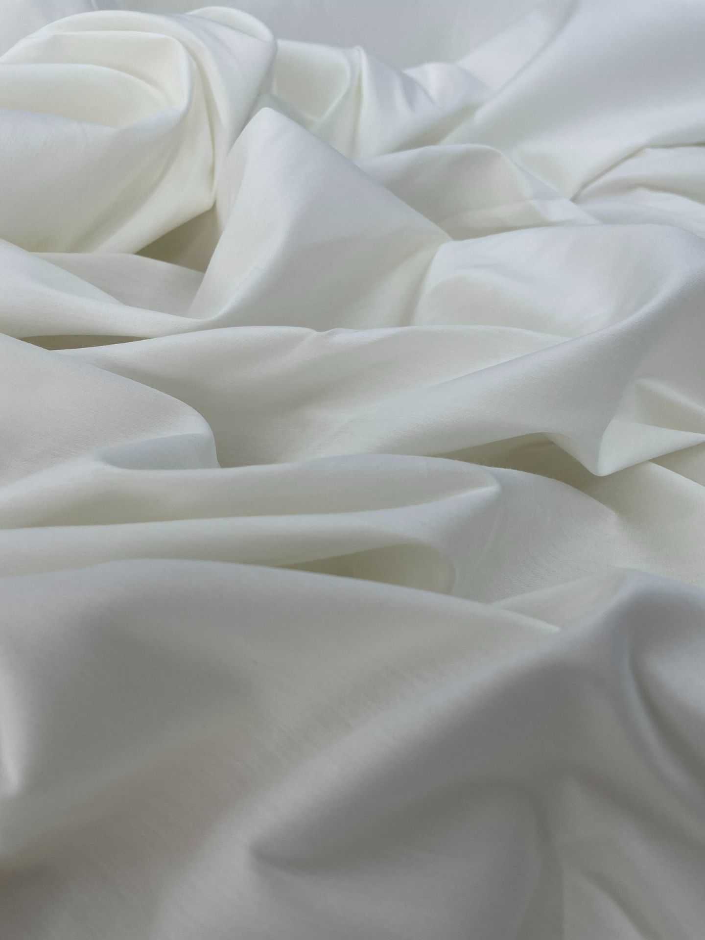 Vegan Neptune Poplin Silk Fabric Off-White (col-01)