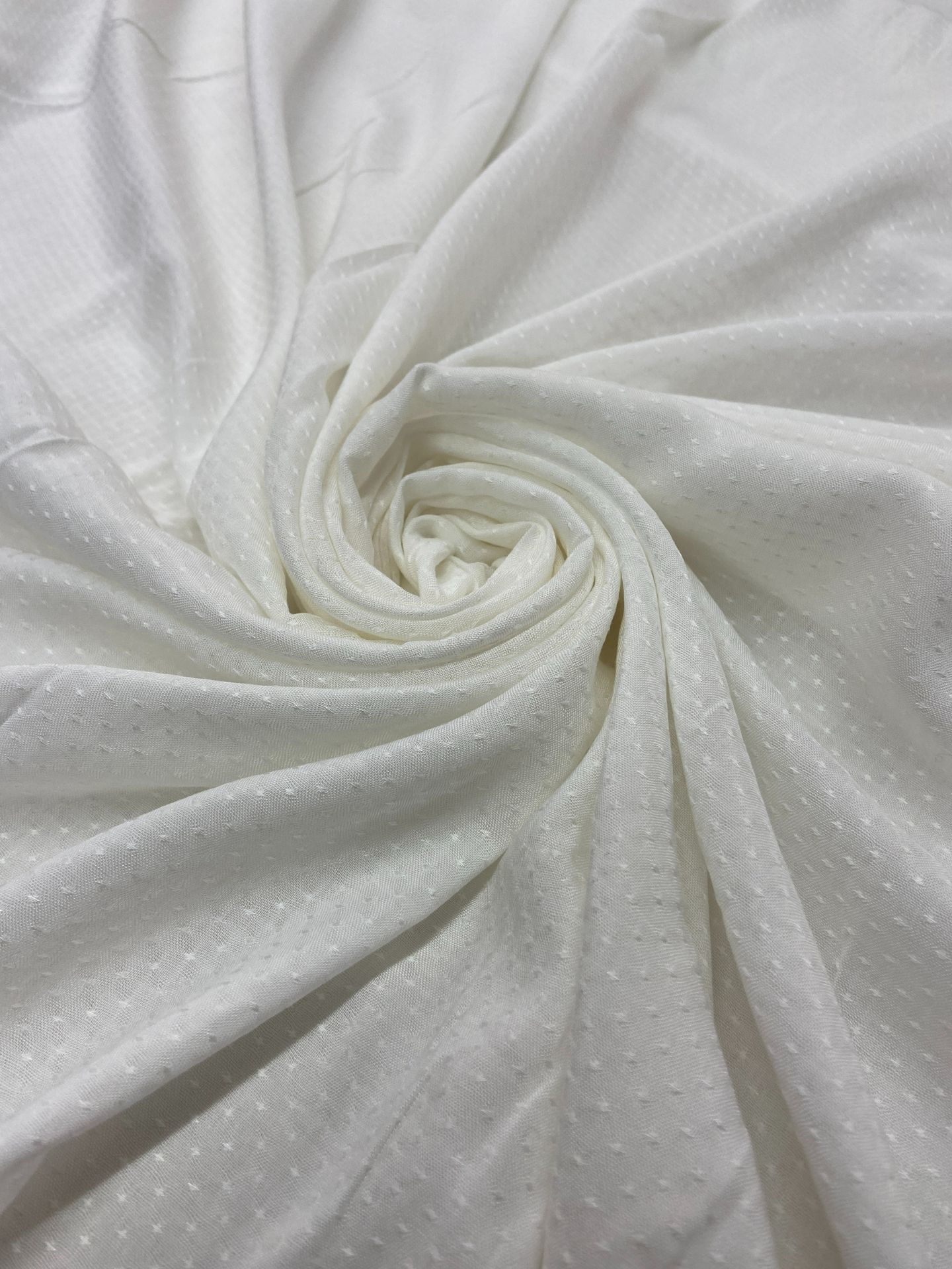 Vegan İtalyan Brokar Viskon Jakar Kumaş Off-White (col-2024-5006)