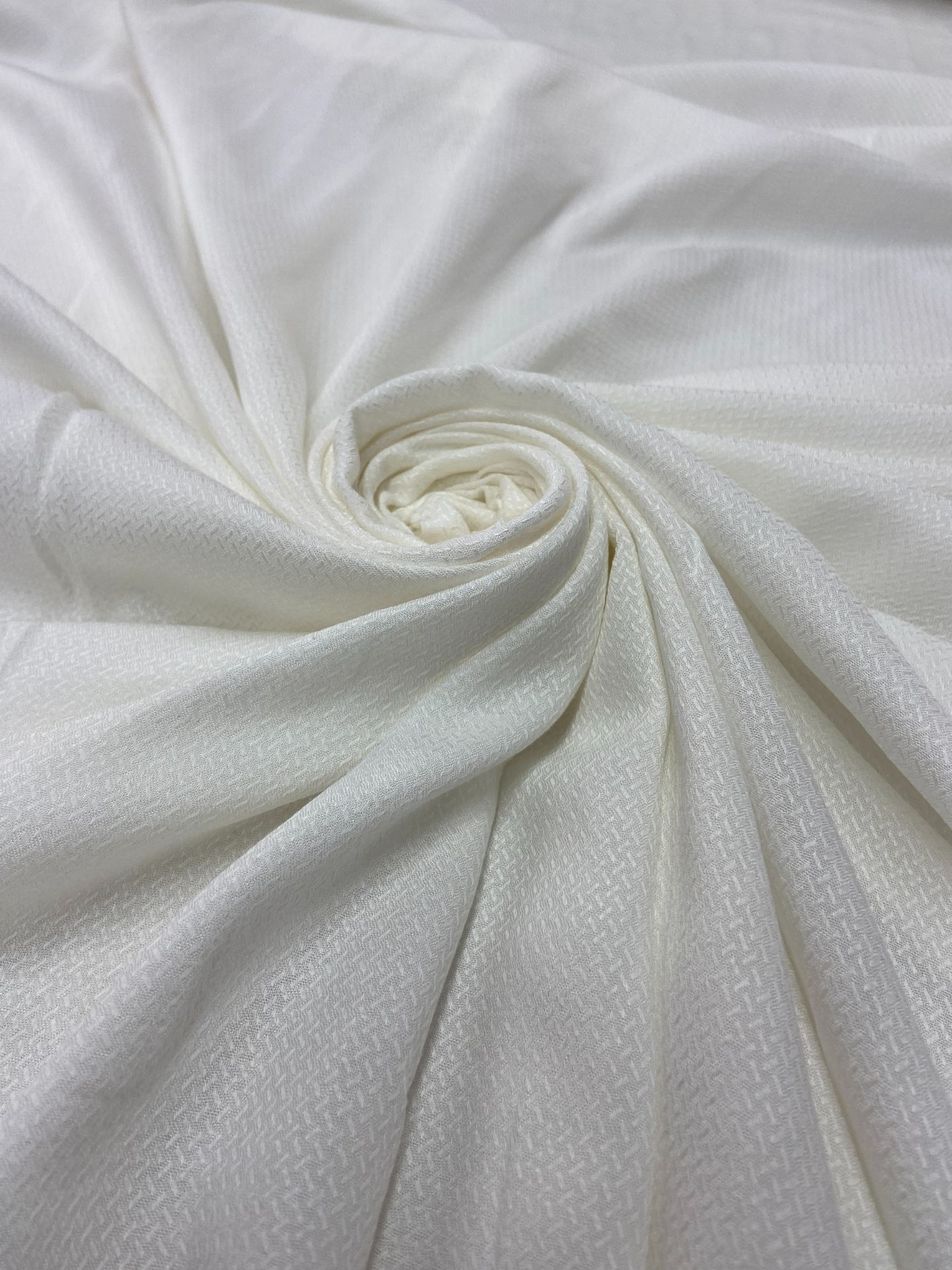 Vegan İtalyan Brokar Viskon Jakar Kumaş Off-White (col-2024-5007)