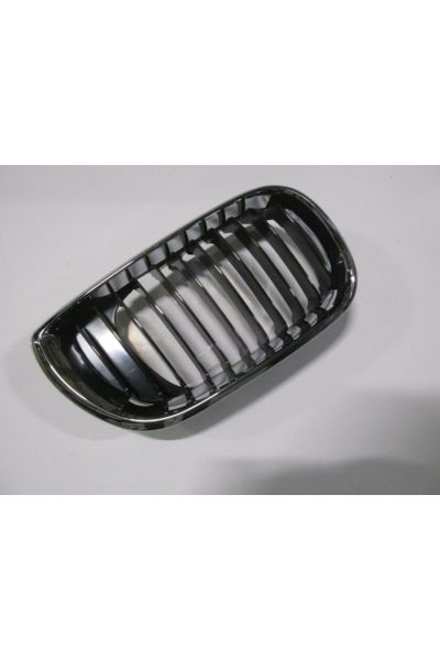 Bmw 3 Serı- E46- Sd- 02/05; Ön Panjur Sağ Siyah/nikelaj Çerçeveli (TYG) 51137030546