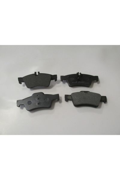 Mercedes E Class- W212- 10/12; Arka Fren Balatası (140,2X57,4X15,7/141,4X59,4X15,7) A0044204420