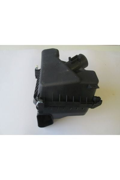 Toyota Auris 13/15 Hava Filtre Kutusu (Kabini) (Dizel Tip)