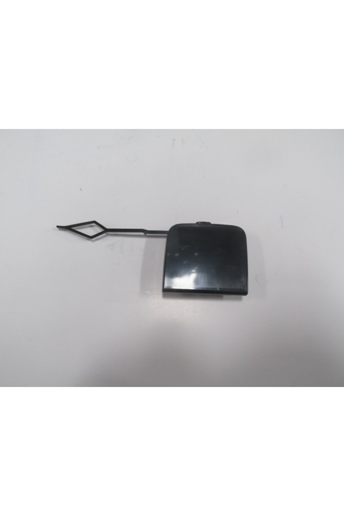 Volkswagen Jetta 6 14/18 Ön Tampon Çeki Demiri Kapağı (Tw)