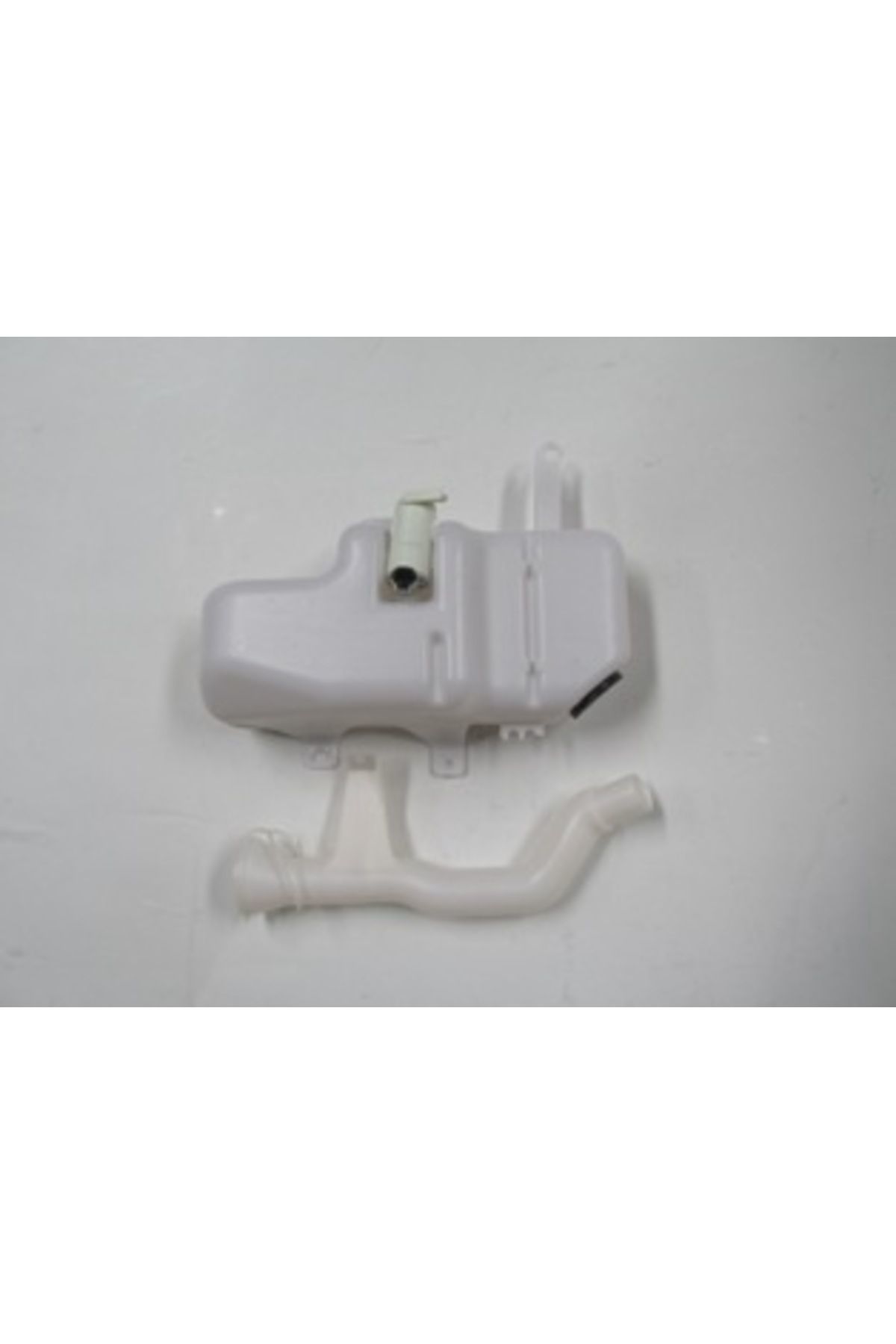 Nissan Skystar Pick Up D22 97/02 Ön Cam Su Bidonu/deposu Motorlu 12 Volt (Borusu İle) (Casp)