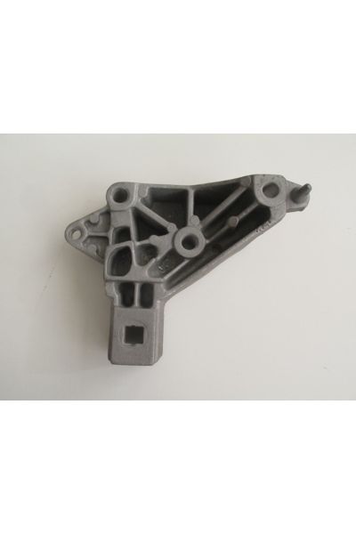 Renault Kangoo- 98/03; Motor Takozu Bağlantı Kulağı Uyumlu 1.4 8valf Alüminyum 7700432410